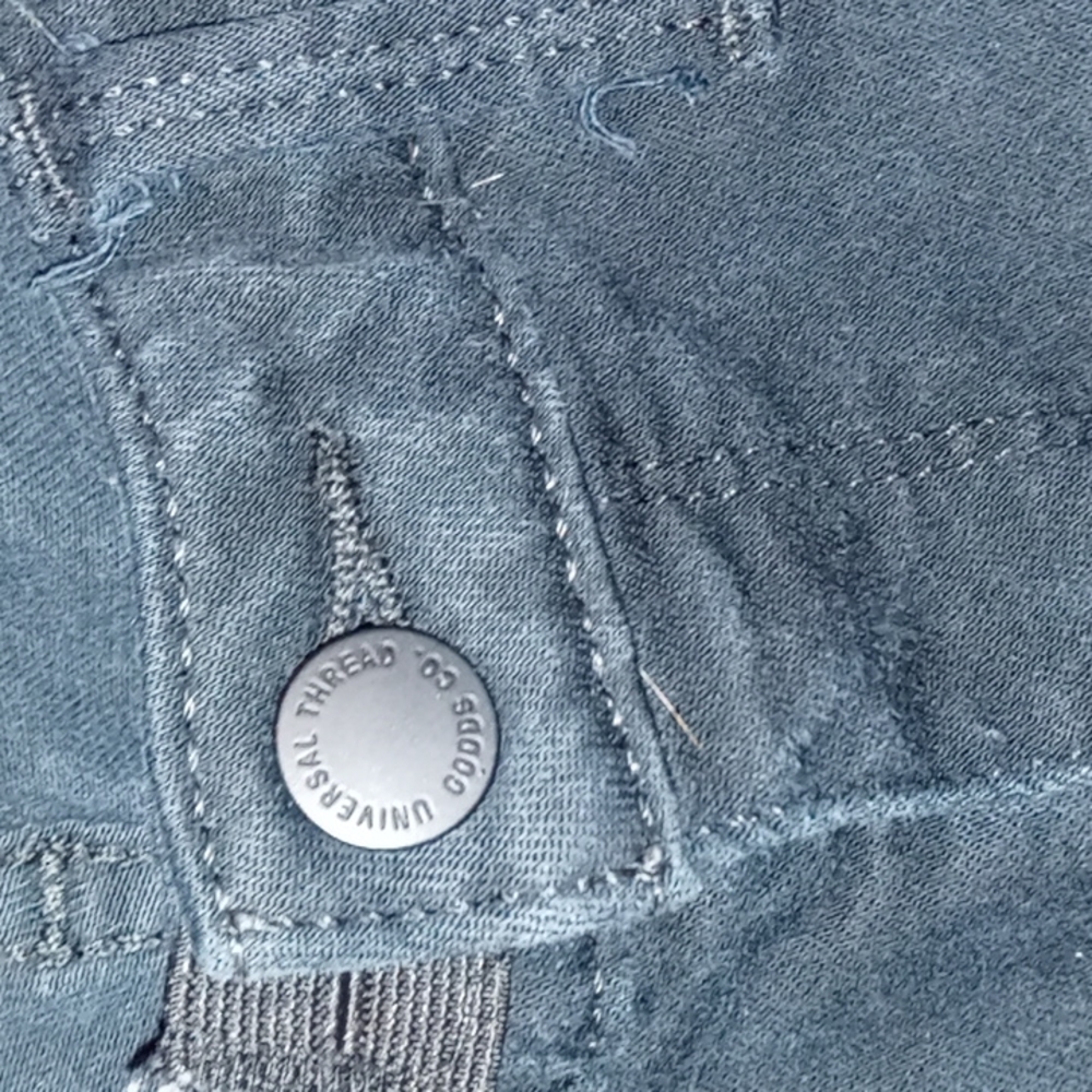 Universal Thread Hi Rise Skinny Jeans - Picture 4 of 8
